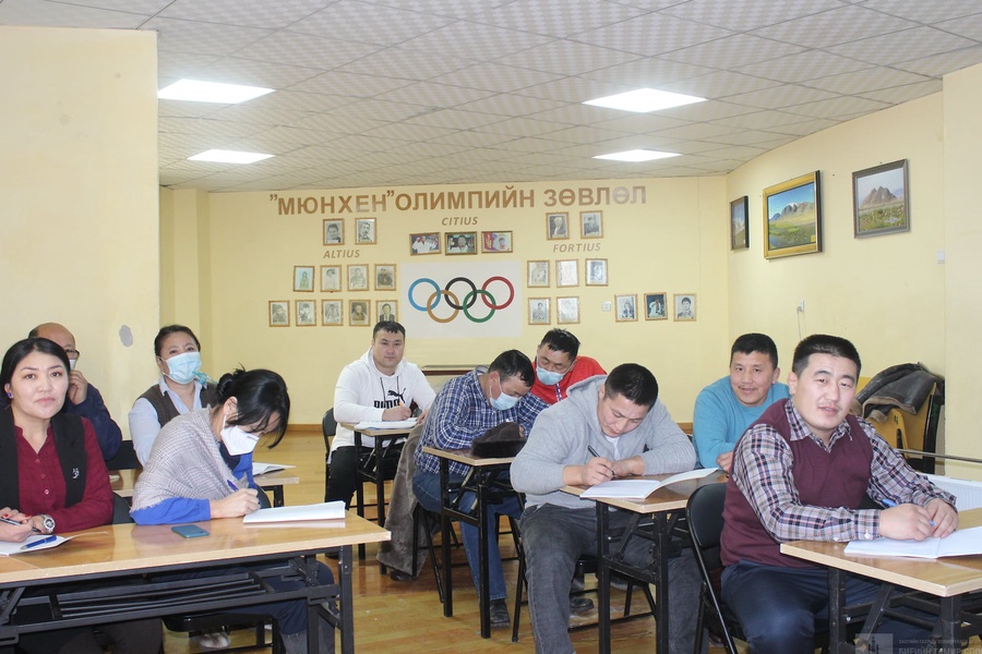 "Монгол бичгийн үндэсний хөтөлбөр 3"-ийг хэрэгжүүлж байна.